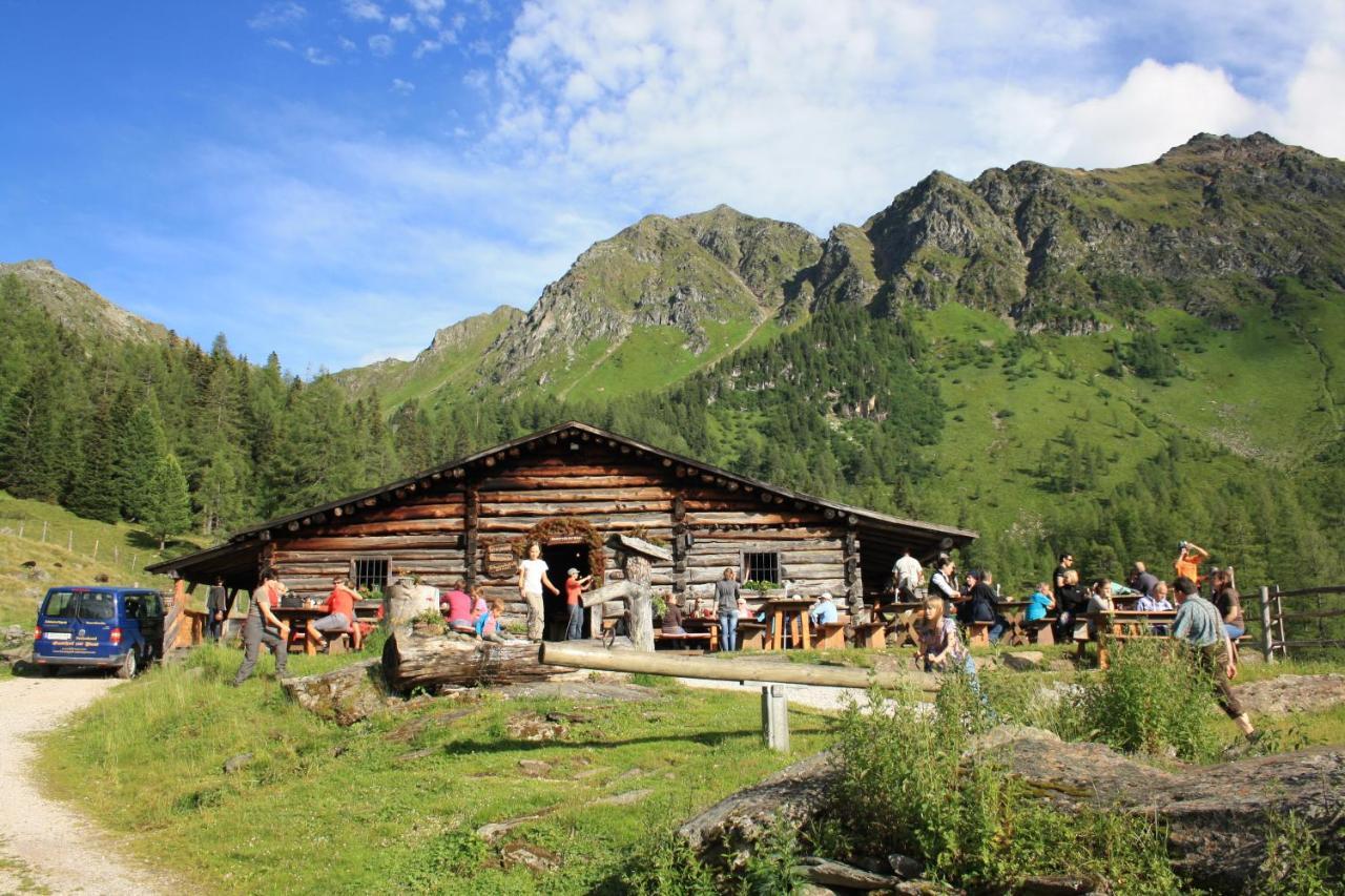 Ferienhotel Gasthof Zur Post ウンタータウエルン エクステリア 写真