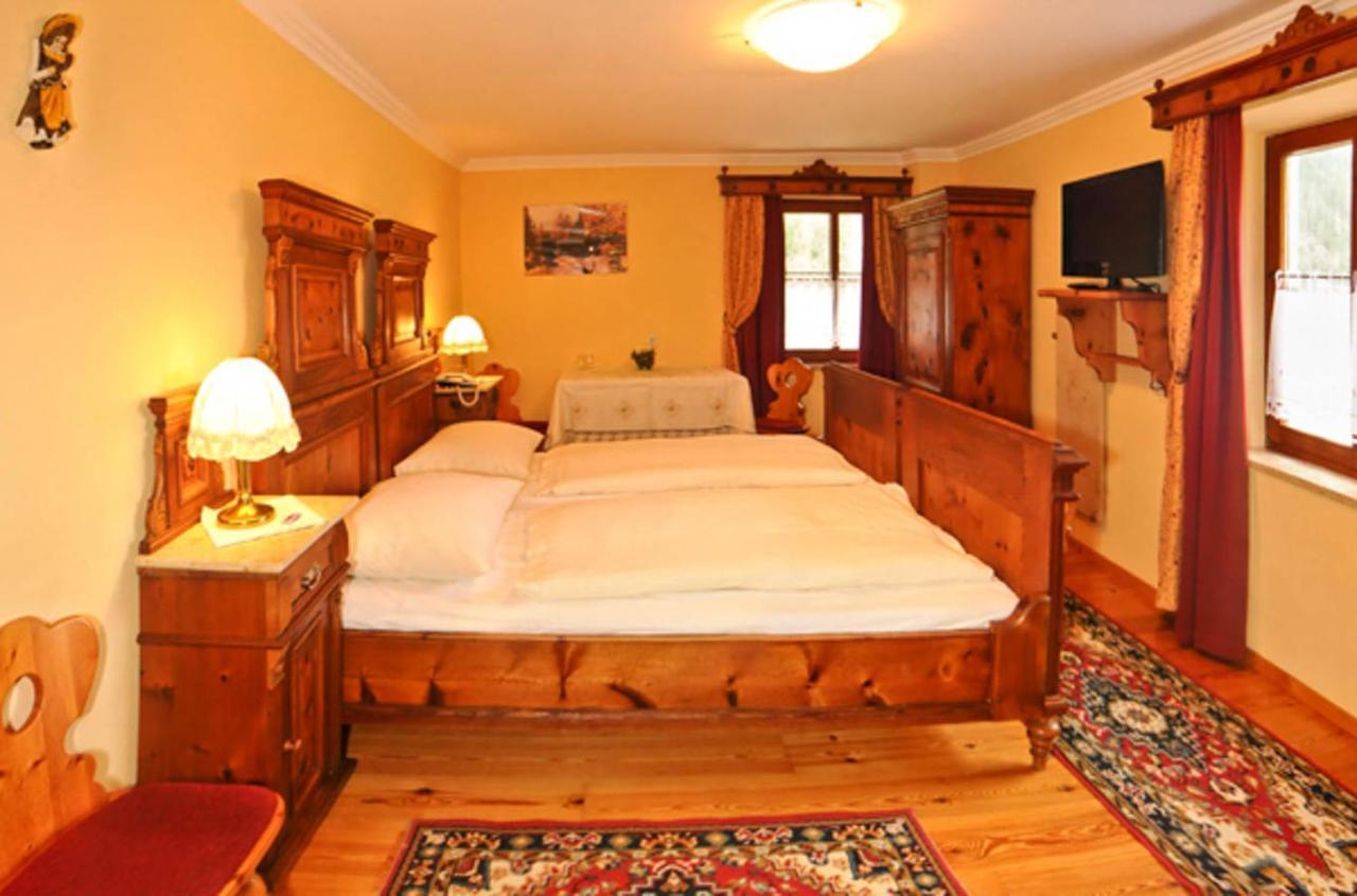 Ferienhotel Gasthof Zur Post ウンタータウエルン エクステリア 写真
