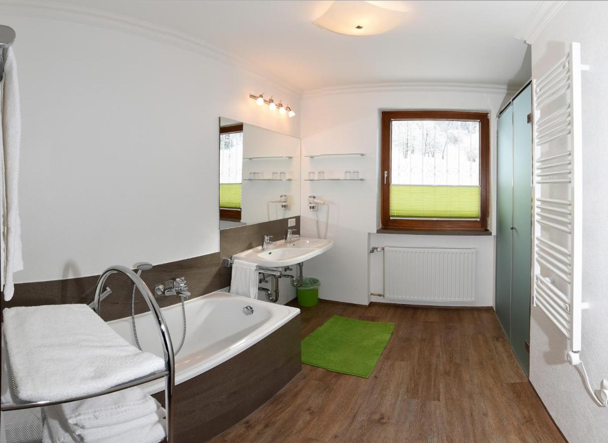 Ferienhotel Gasthof Zur Post ウンタータウエルン エクステリア 写真