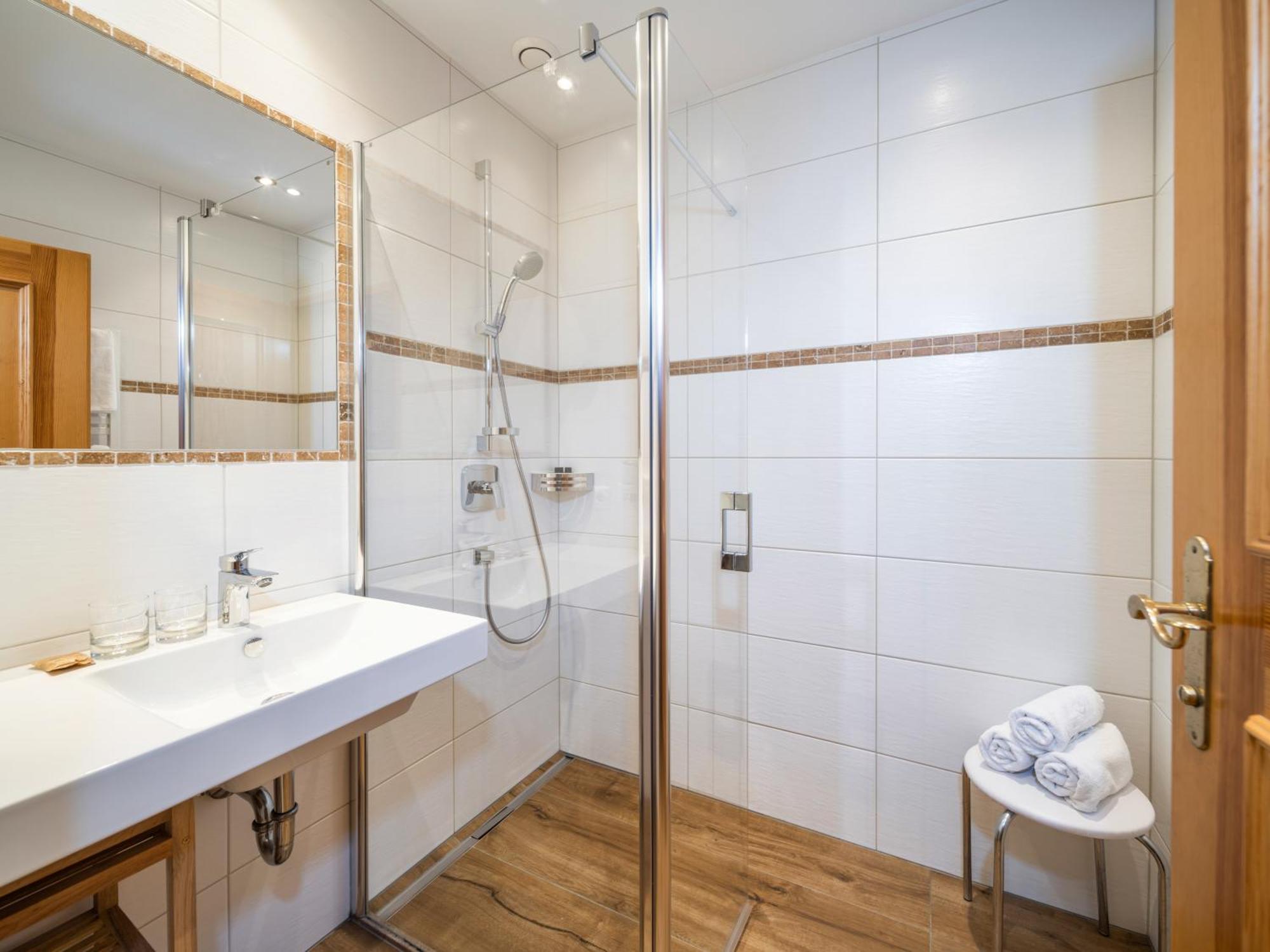 Ferienhotel Gasthof Zur Post ウンタータウエルン エクステリア 写真