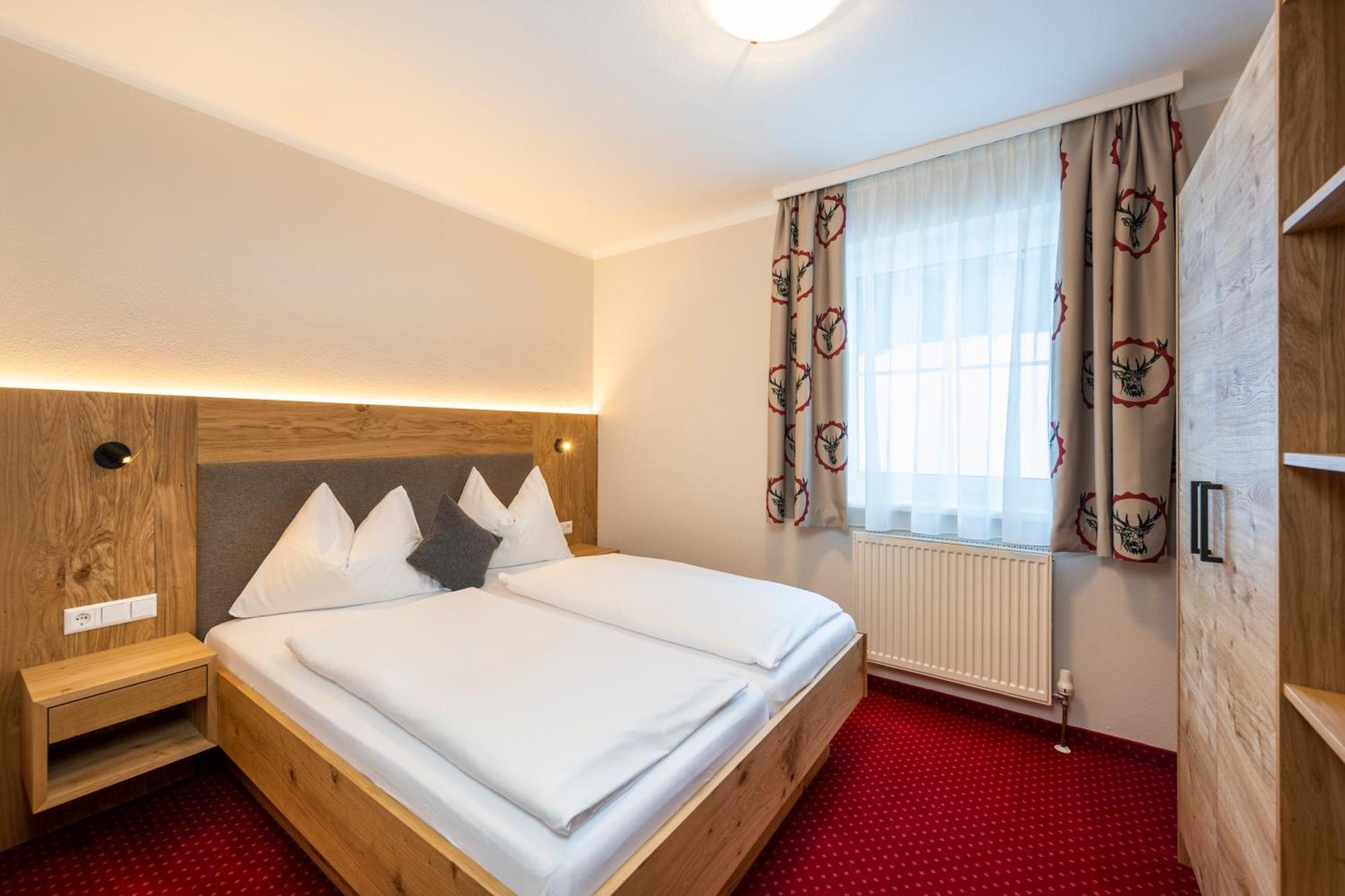 Ferienhotel Gasthof Zur Post ウンタータウエルン エクステリア 写真