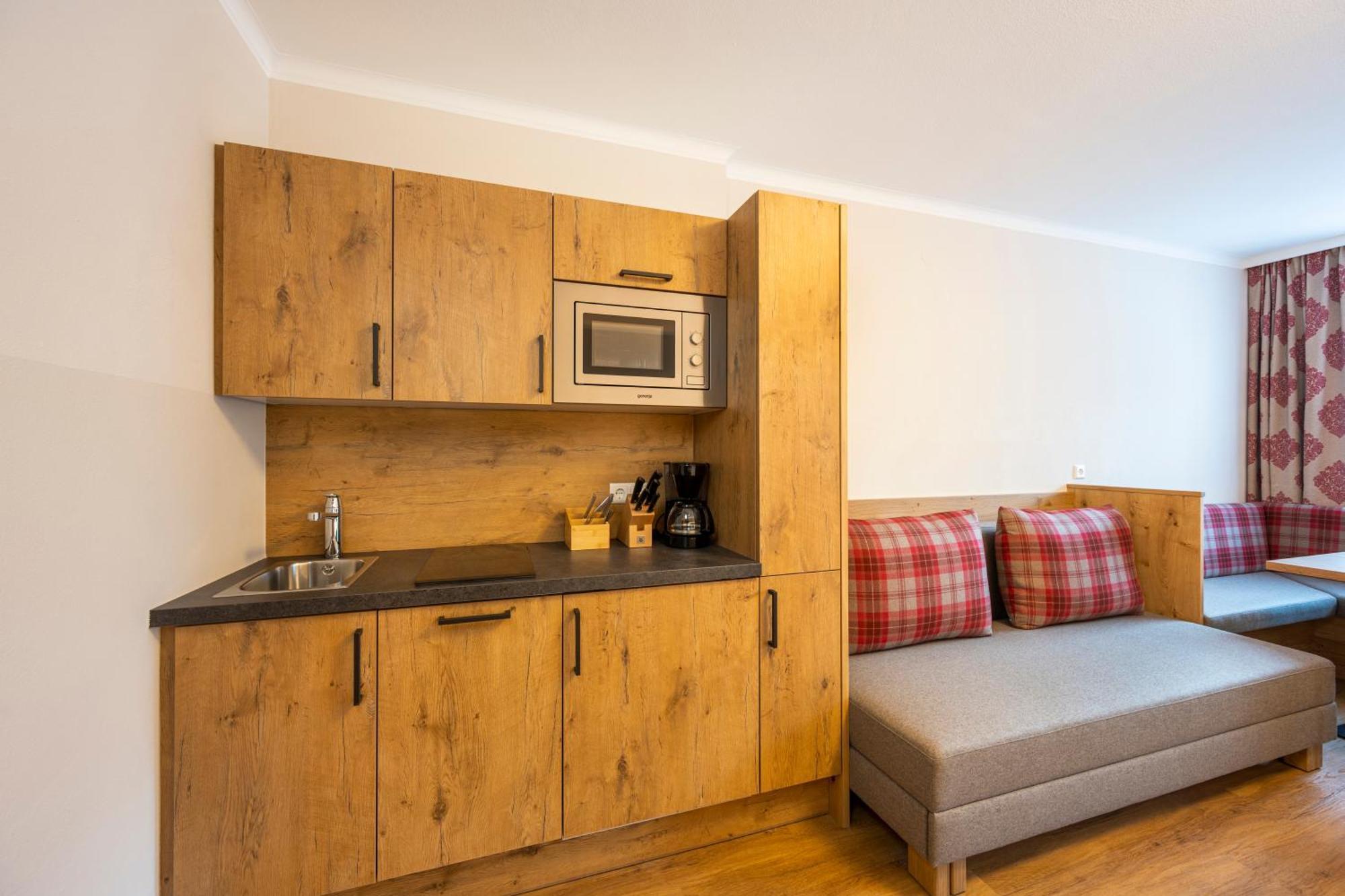 Ferienhotel Gasthof Zur Post ウンタータウエルン エクステリア 写真