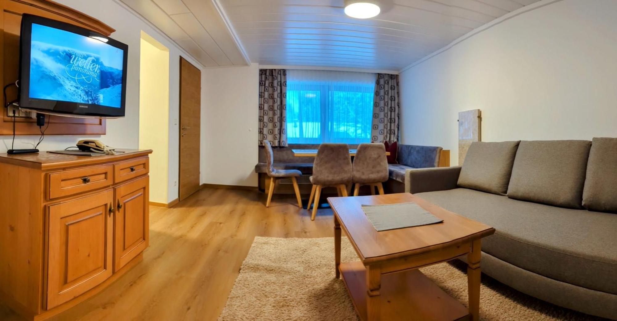 Ferienhotel Gasthof Zur Post ウンタータウエルン エクステリア 写真
